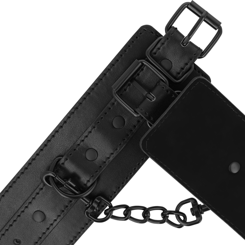 Intense Fetish-Handschellen in Pelle Vegana · Bondage & Handschellen (Bild 2)