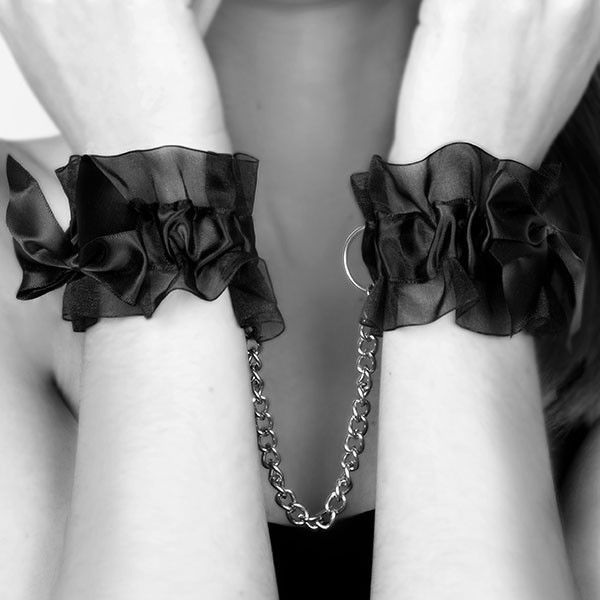 Bijoux Indiscrets-Frou Frou Handschellen Organza und Satin · Sextoys (Bild 3)