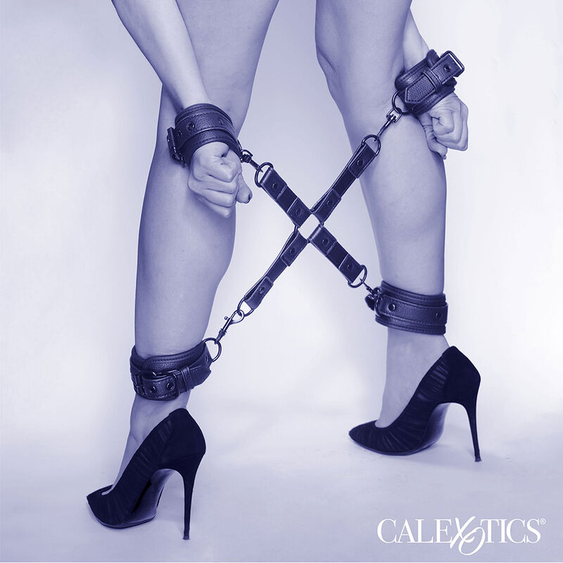 Calexotics-Nächtlicher Anschluss Hog Tie aus einstellbarer Leder Schwarz · Bondage & Handschellen (Bild 2)